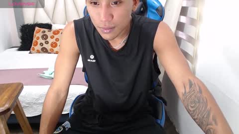 Snapshot of blacksex_boy chatting on February 19, 7:05 pm Marlon online show from February 19, 7:05 pm