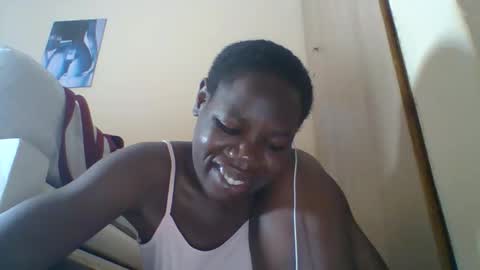 Snapshot of blacksexygal chatting on May 4, 6:20 am SARAH online show from May 4, 6:20 am