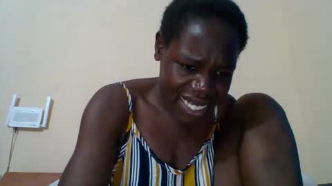 Snapshot of blacksexygal chatting on May 8, 6:35 pm SARAH online show from May 8, 6:35 pm
