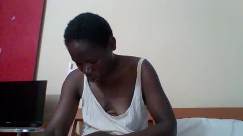 Snapshot of blacksexygal chatting on May 9, 6:35 pm SARAH online show from May 9, 6:35 pm
