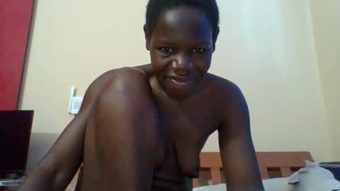Snapshot of blacksexygal chatting on May 13, 4:54 am SARAH online show from May 13, 4:54 am