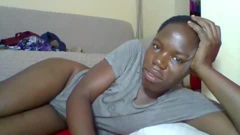 Snapshot of blacksexygal chatting on May 21, 1:45 am SARAH online show from May 21, 1:45 am