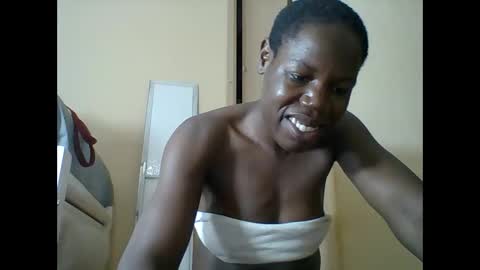 Snapshot of blacksexygal chatting on May 26, 7:21 pm SARAH online show from May 26, 7:21 pm
