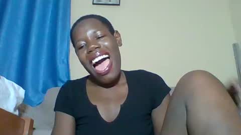 Snapshot of blacksexygal chatting on May 27, 8:28 pm SARAH online show from May 27, 8:28 pm