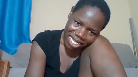 Snapshot of blacksexygal chatting on May 28, 9:01 pm SARAH online show from May 28, 9:01 pm