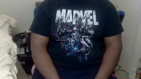 BlackShuggies online show from April 19, 11:20 am