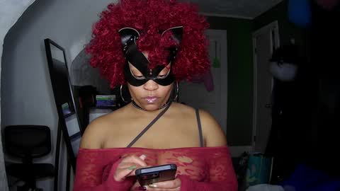 Snapshot of blacksirenqueen chatting on December 12, 11:18 am Queen Siren online show from December 12, 11:18 am