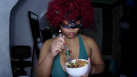 Snapshot of blacksirenqueen chatting on December 14, 4:12 am Queen Siren online show from December 14, 4:12 am