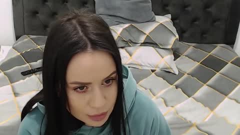 Snapshot of blackswan7777 chatting on February 4, 3:47 pm Mira online show from February 4, 3:47 pm