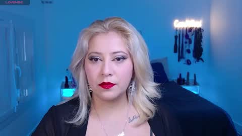 Johana S online show from November 10, 9:19 am