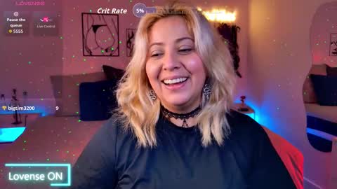 Snapshot of blackwidowj chatting on December 4, 7:00 pm Johana S online show from December 4, 7:00 pm