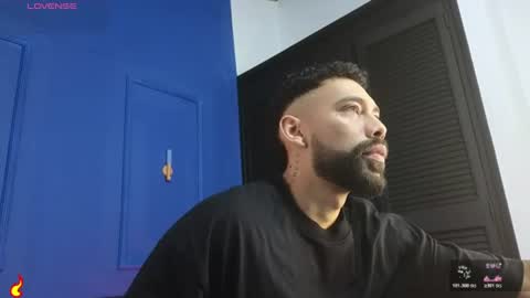 blade_miller_ online show from June 17, 12:18 pm
