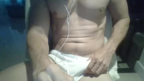Snapshot of bladin22 chatting on July 25, 10:35 am bladin22 online show from July 25, 10:35 am