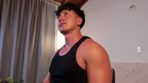 Snapshot of blake_levi chatting on December 9, 2:13 am Blake Levi Independent Model online show from December 9, 2:13 am