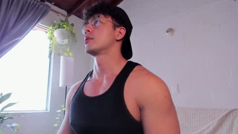 Snapshot of blake_levi chatting on February 1, 7:02 pm Blake Levi Independent Model online show from February 1, 7:02 pm