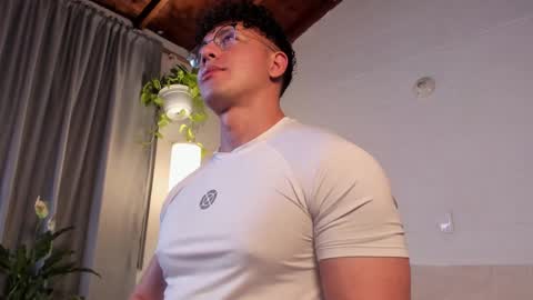 Snapshot of blake_levi chatting on February 9, 2:28 am Blake Levi Independent Model online show from February 9, 2:28 am