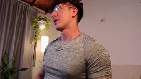 Snapshot of blake_levi chatting on March 2, 12:42 am Blake Levi Independent Model online show from March 2, 12:42 am