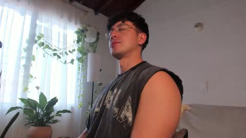 Snapshot of blake_levi chatting on February 17, 5:41 pm Blake Levi Independent Model online show from February 17, 5:41 pm