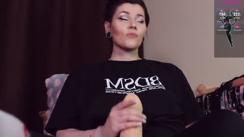 Britney online show from February 8, 7:05 pm