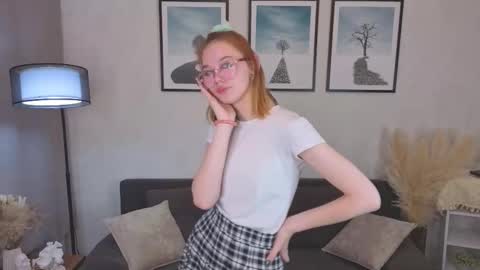 Eliza online show from October 15, 11:32 am