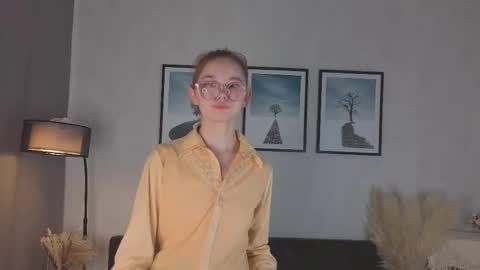 Eliza online show from October 18, 10:05 am