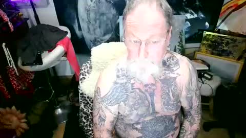 blindsurfer780299 online show from October 12, 5:06 am