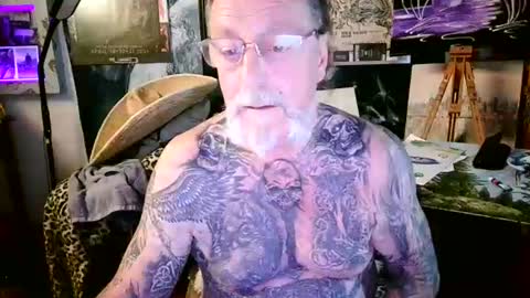 blindsurfer780299 online show from July 4, 4:40 am