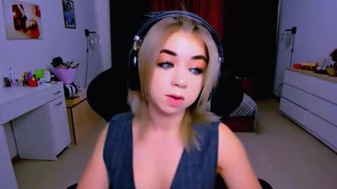 Nicole online show from September 12, 8:58 am