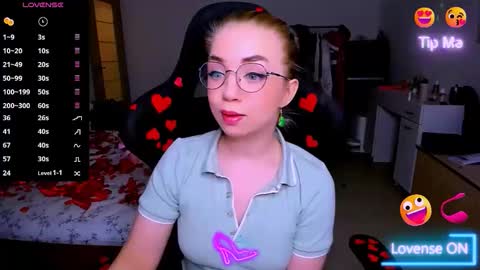 Nicole online show from February 24, 1:42 pm