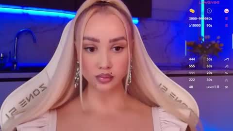 Snapshot of blond_diamond chatting on July 5, 3:30 pm Lana online show from July 5, 3:30 pm