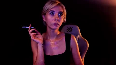 Snapshot of blond_ice_ann chatting on July 26, 7:54 pm blond_ice_ann online show from July 26, 7:54 pm