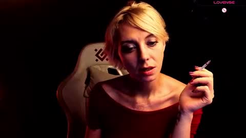 Snapshot of blond_ice_ann chatting on July 28, 9:36 pm blond_ice_ann online show from July 28, 9:36 pm