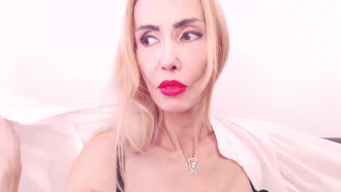 blond_pussy_ online show from December 9, 8:11 am