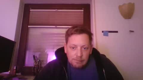 blonde32m online show from November 16, 4:34 pm