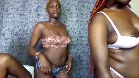 blonde_barby online show from October 16, 6:31 pm