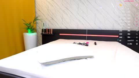 Snapshot of blonde_bigtits chatting on March 9, 8:18 am blonde_bigtits online show from March 9, 8:18 am