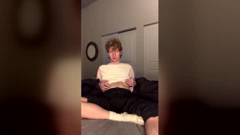 Snapshot of blonde_boi99 chatting on February 4, 5:57 am Blondie online show from February 4, 5:57 am