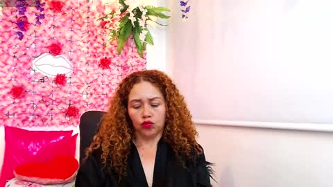 blonde_squirt_ online show from January 14, 8:09 am