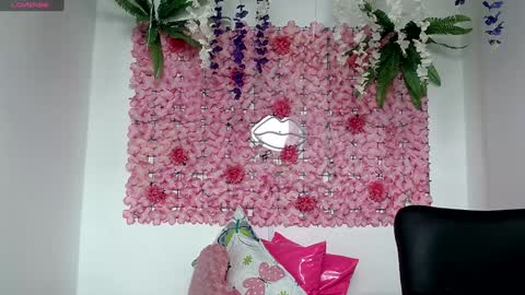 blonde_squirt_ online show from January 24, 7:19 am