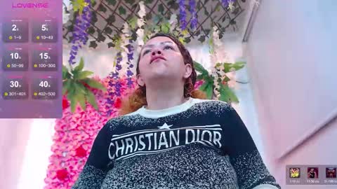 blonde_squirt_ online show from February 12, 9:48 am