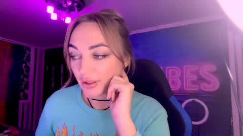 Snapshot of blonde_temptation chatting on October 10, 6:29 pm Meryem online show from October 10, 6:29 pm