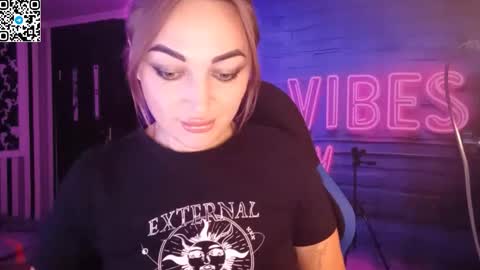 Snapshot of blonde_temptation chatting on October 17, 4:20 pm Meryem online show from October 17, 4:20 pm