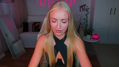 Nessa online show from June 25, 2:32 pm