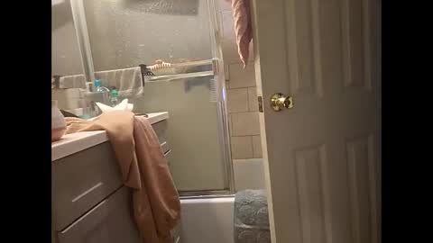 Snapshot of blondebellaaa3 chatting on January 5, 7:17 pm Gia  online show from January 5, 7:17 pm