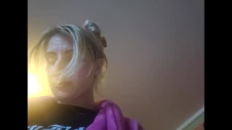 Snapshot of blondebellaaa3 chatting on January 20, 7:14 pm Gia  online show from January 20, 7:14 pm