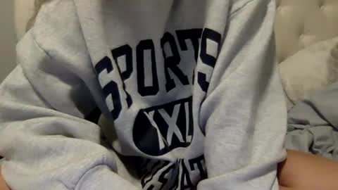 Snapshot of blondebunnyx1 chatting on January 26, 4:41 am Blondebunnyx1 online show from January 26, 4:41 am