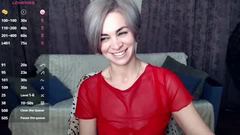 Snapshot of blondemommy_77 chatting on December 11, 8:39 pm Lola online show from December 11, 8:39 pm