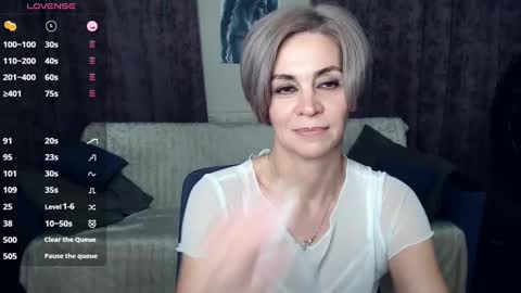 Snapshot of blondemommy_77 chatting on December 14, 3:07 am Lola online show from December 14, 3:07 am