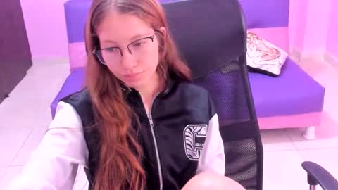 Snapshot of blondie_dirty_squirt chatting on April 30, 11:49 am blondie_dirty_squirt online show from April 30, 11:49 am