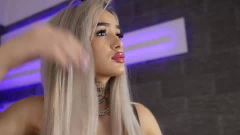 blondie_muller online show from December 15, 9:08 pm